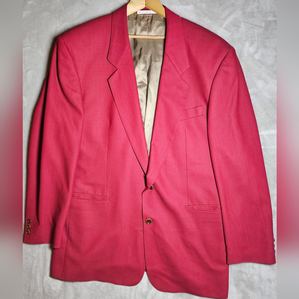 Hugo Boss Men's Holiday Red Sports Jacket Two button 44R‎ Made in the USA.